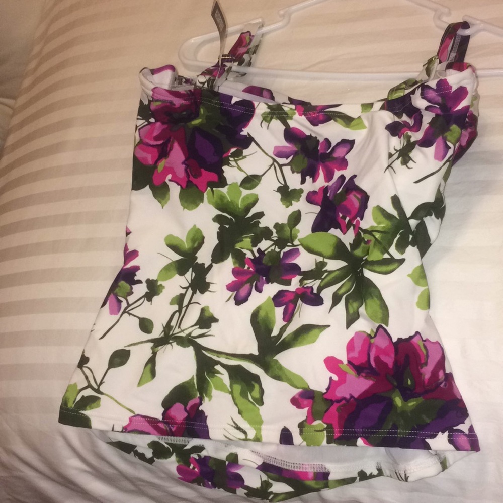 Floral Swimsuit Top and Bottoms!👙 - Picture 3 of 8